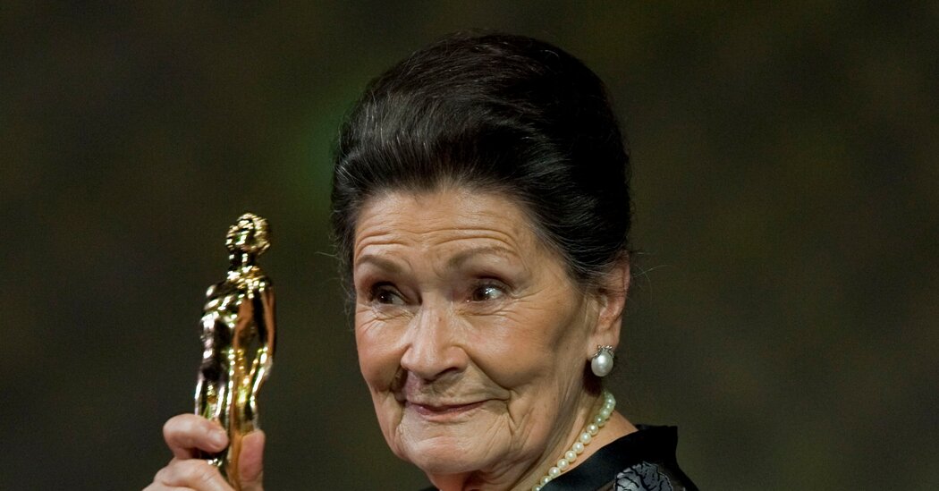 Ana Ofelia Murguía, Mexican Actress and Voice in Disney’s ‘Coco,’ Dies, 90