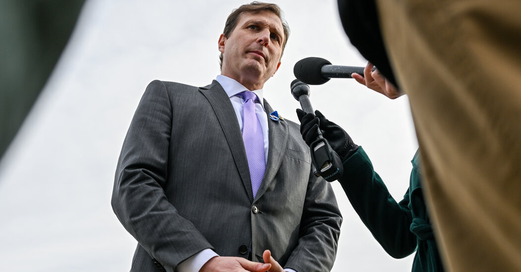 Goldman Files Censure Against Stefanik for Calling Jan. 6 Defendants ‘Hostages’