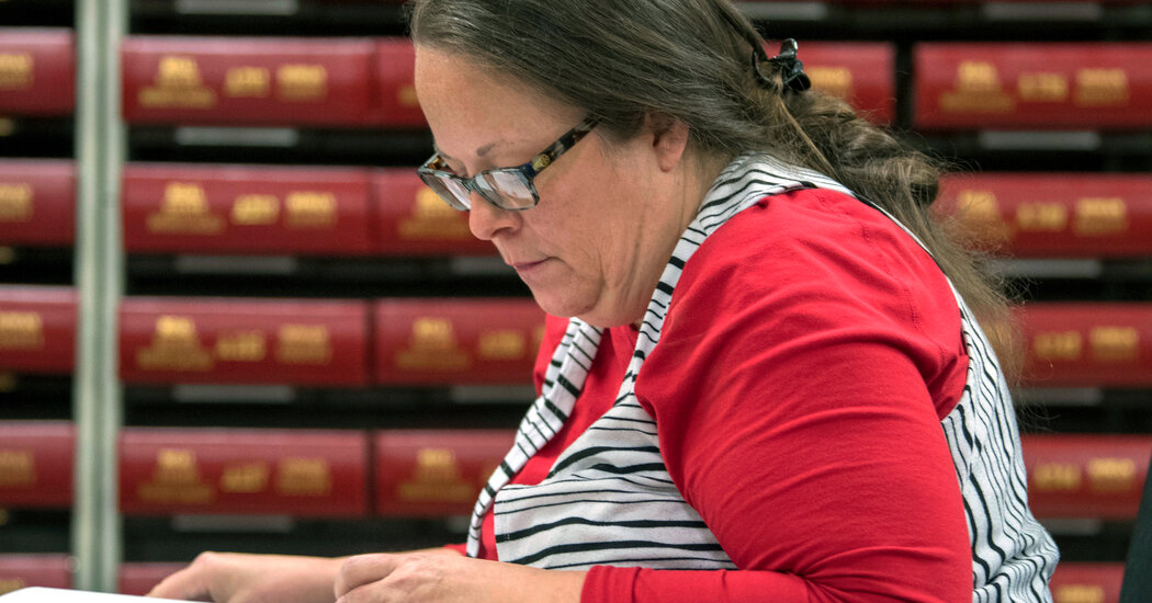 Kentucky Clerk Who Denied Same-Sex Marriage Licenses Must Pay $260,000 in Legal Fees