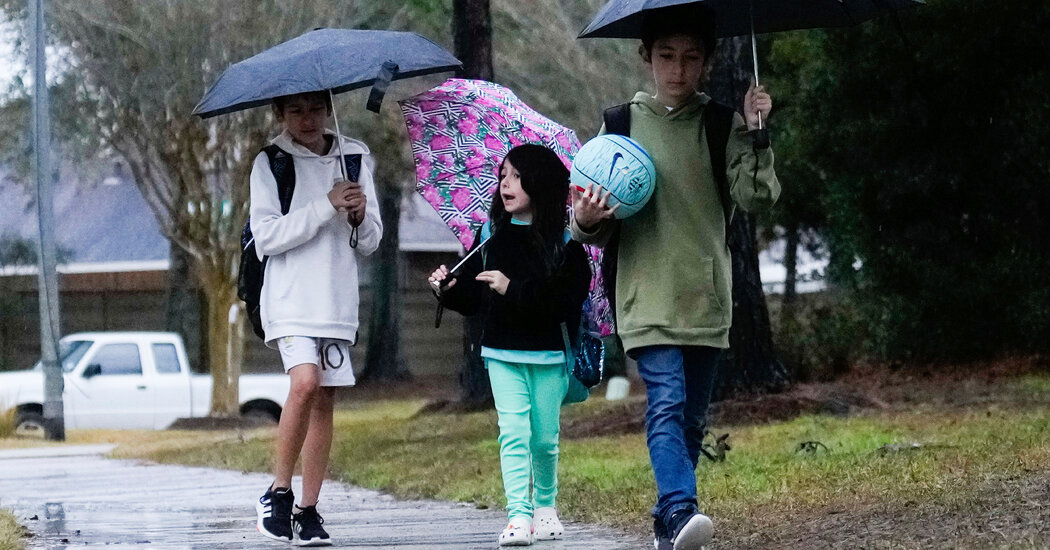 Louisiana and Texas Face Flooding, With More Rain Expected Across the South