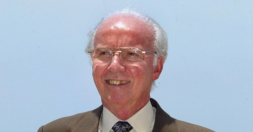 Mário Zagallo, Longtime Fixture of Brazilian Soccer, Dies at 92