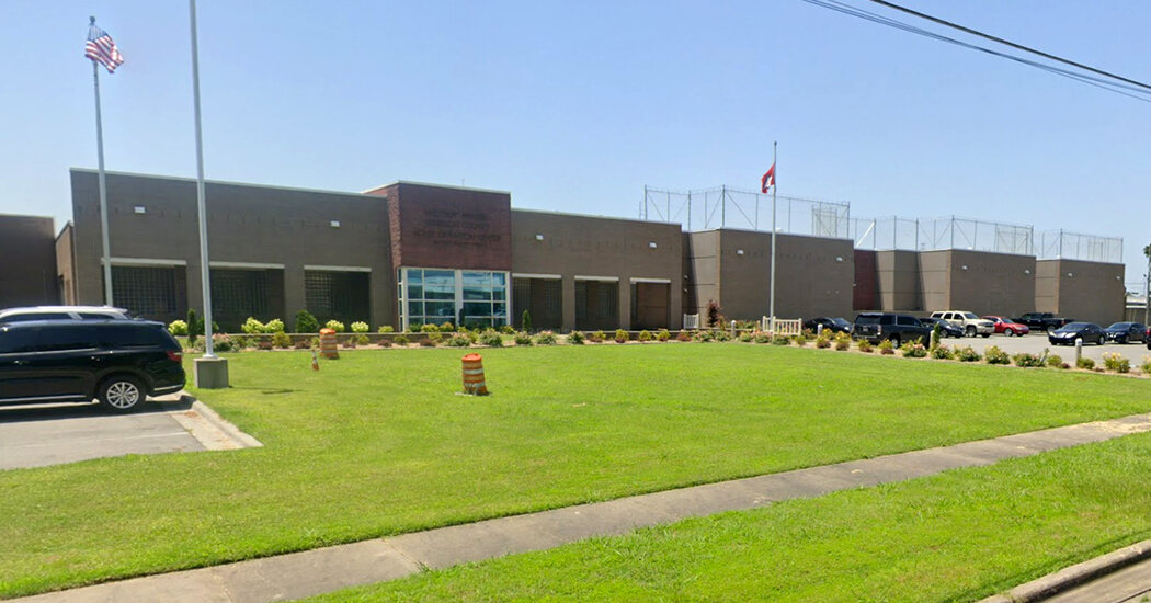 One of 2 Inmates Who Escaped Arkansas Jail Is Caught