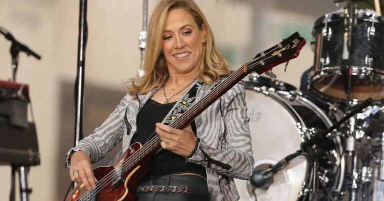 Sheryl Crow Bio, Early Life, Career, Net Worth and Salary