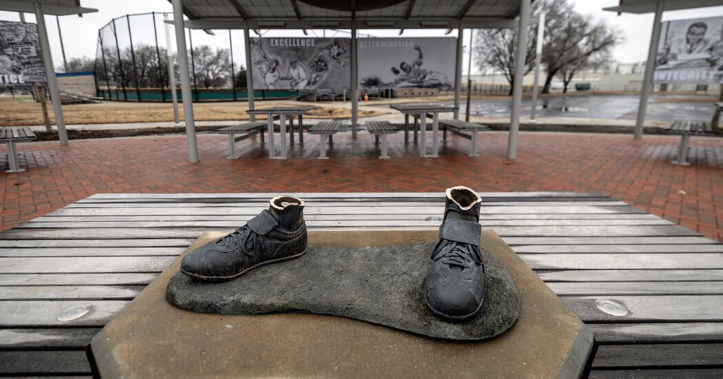 Statue of Jackie Robinson Stolen From Kansas Park