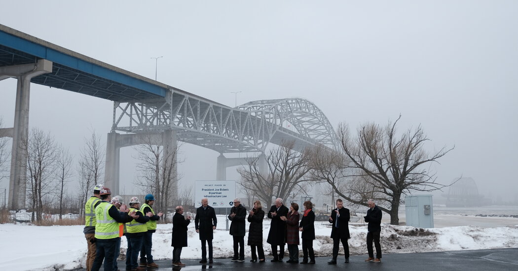 Taking on Trump, Biden Promotes ‘Infrastructure Decade’ in Wisconsin