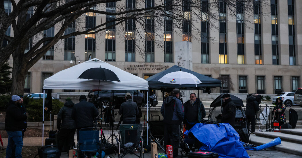 Trump Shows Little Emotion During Hearing, Then Says He ‘Did Nothing Wrong’