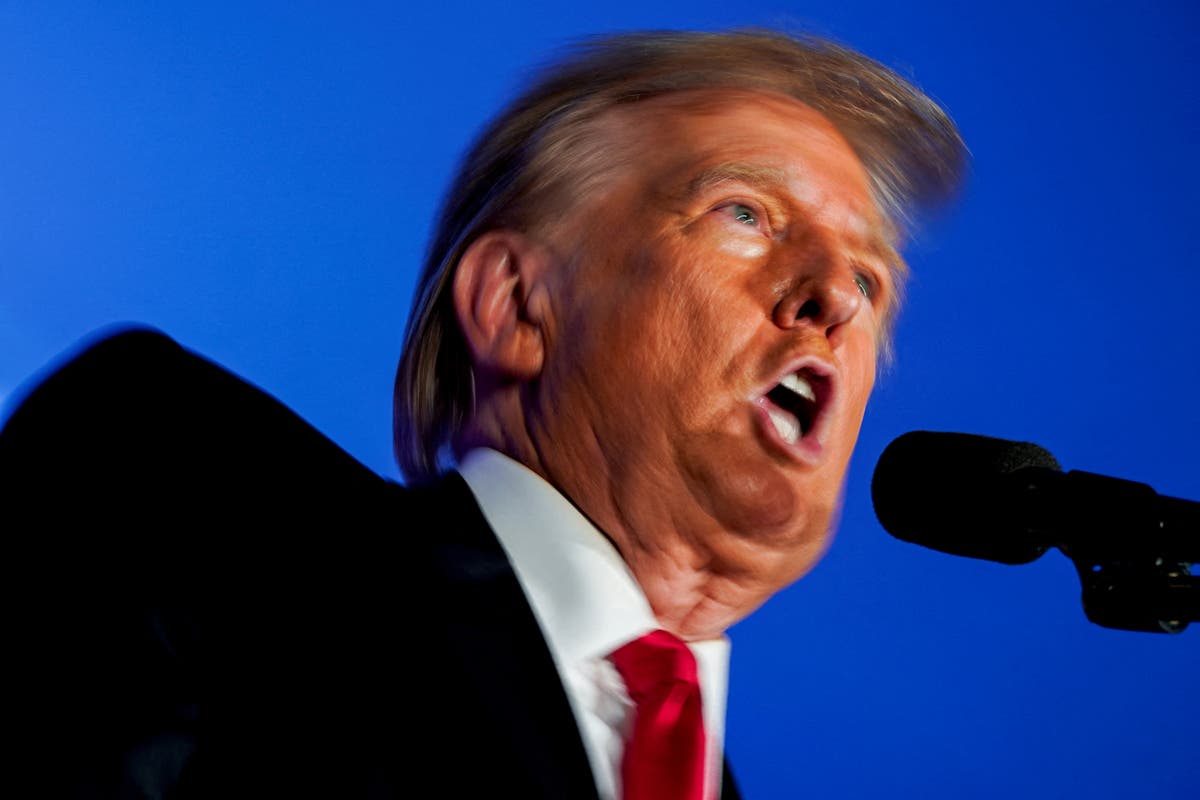 Trump ejects heckler from rally as SNL mocks his legal team: Live updates