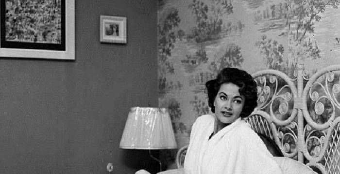 Yvonne De Carlo Bio, Early Life, Career, Net Worth and Salary