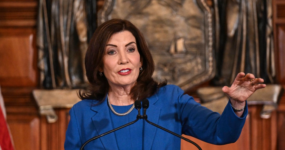 N.Y. Gov. Hochul says reported migrants who attacked NYPD officers in Times Square should be deported