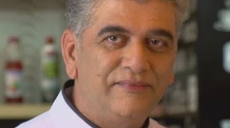 Girish Oak Height, Weight, Age, Facts, Wife, Daughter