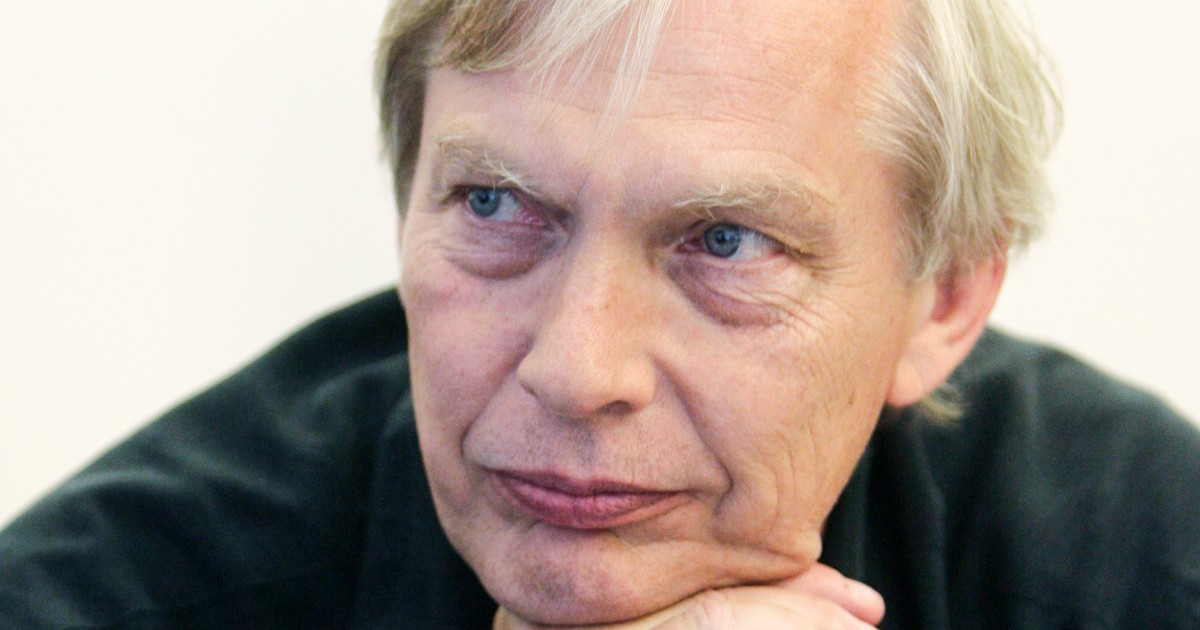 Bob Edwards, veteran NPR broadcaster and longtime 'Morning Edition' host, dies at 76