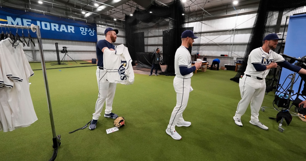 New MLB jerseys drawing mixed reviews among players and fans