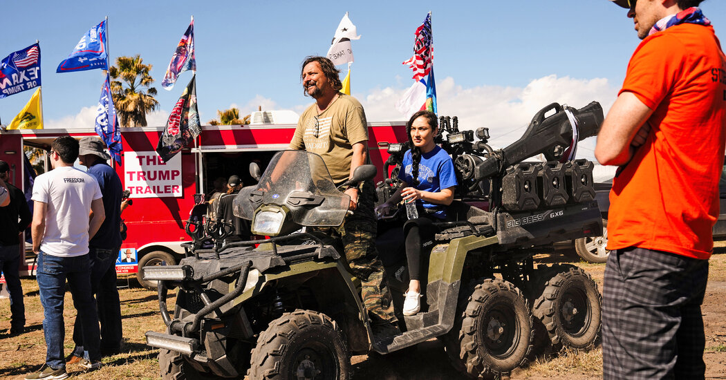 At Rally for Border Security in Texas, Fears of ‘Invasion’ and ‘Civil War’