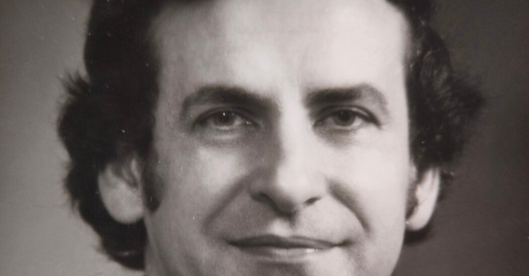 Charles Sallis, 89, Dies; Upended the Teaching of Mississippi History