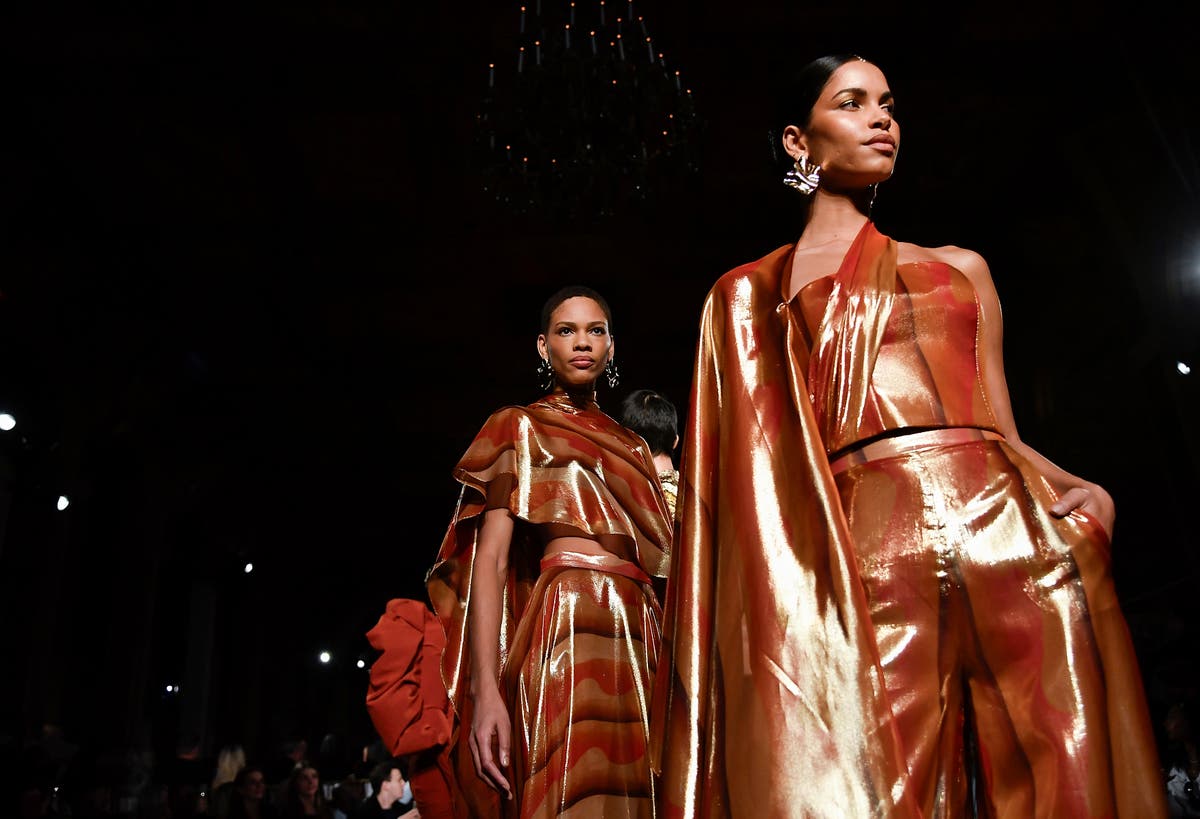 Christian Siriano rolls out a gala-worthy world in the sand for New York Fashion Week