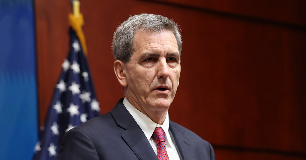 F.A.A. Chief Plans to Pledge ‘More Boots on the Ground’ at Plane Factories