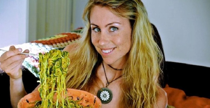 Freelee Bio Bio, Early Life, Career, Net Worth and Salary