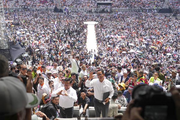 Indonesian Presidential Candidates End Campaign With Huge Rallies