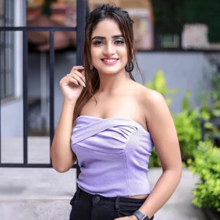 Nisha Guragain Wiki, Age, Bio, Family, Net Worth & More