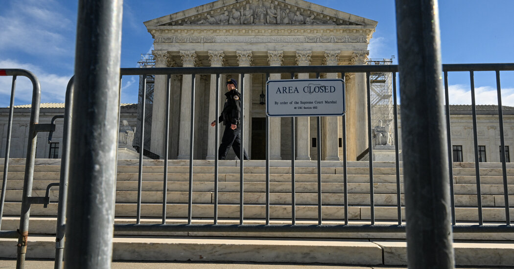 Supreme Court Gives Prosecutors a Week to Respond in Trump Immunity Case