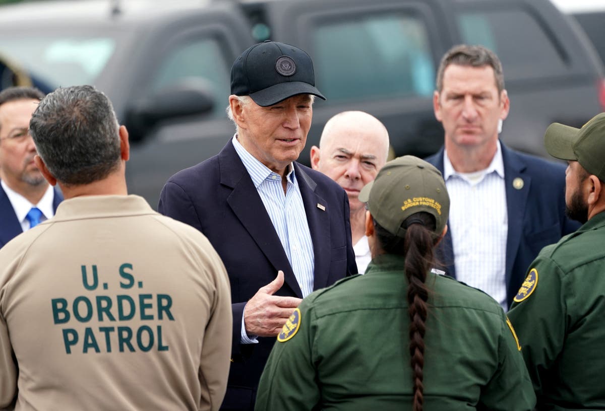 Trump spouts lies at the border as Biden urges him to help pass immigration bill