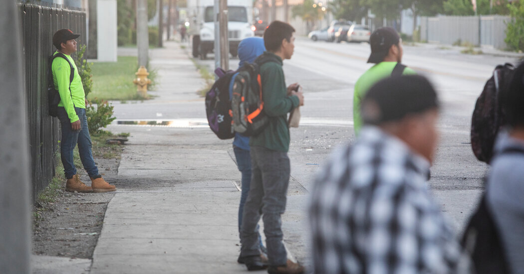 U.S. Failed to Safeguard Many Migrant Children, Review Finds