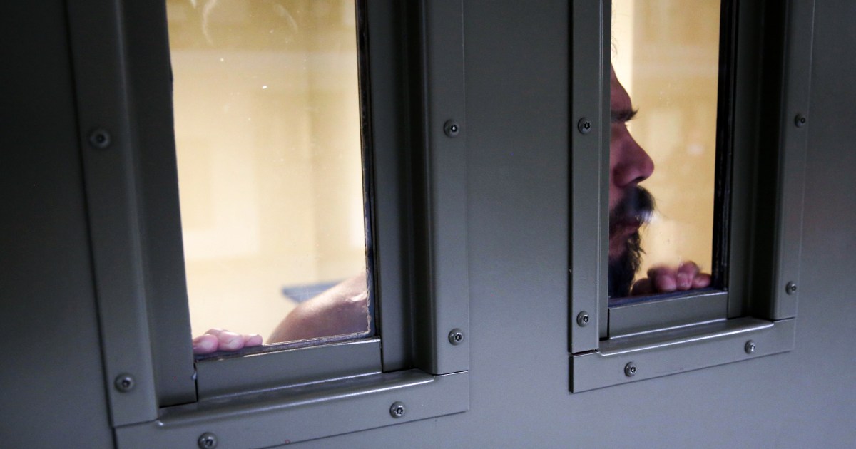 ICE use of solitary confinement in "violation of international norms," Democratic lawmakers say