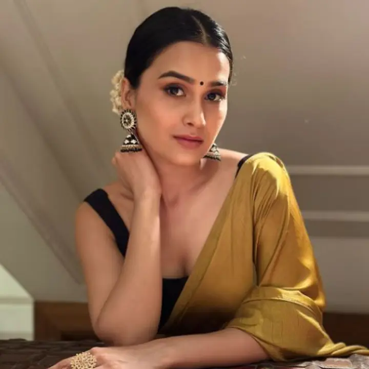 Anushka Kaushik Wiki, Age, Bio, Family, Net Worth & More