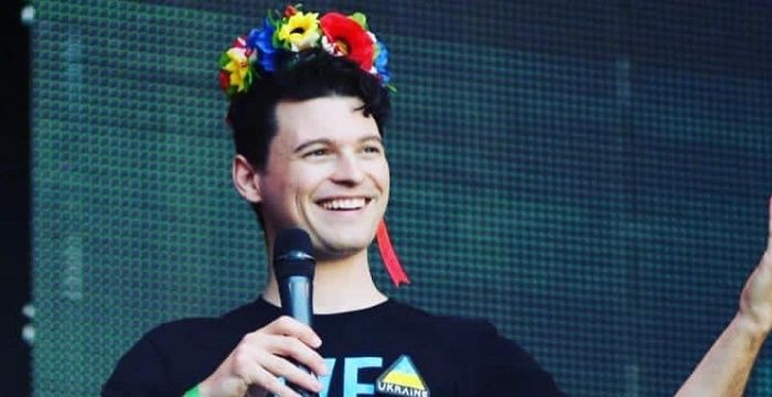 Bryan Dechart Bio, Early Life, Career, Net Worth and Salary