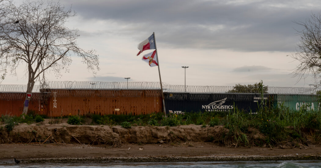 Fight Over Texas Law Underscores a Battle of America vs. Its States