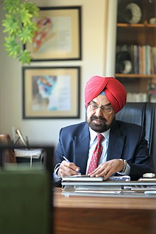 Kanwar Sandhu Biography, Age, Height, Wife, Net Worth and Family