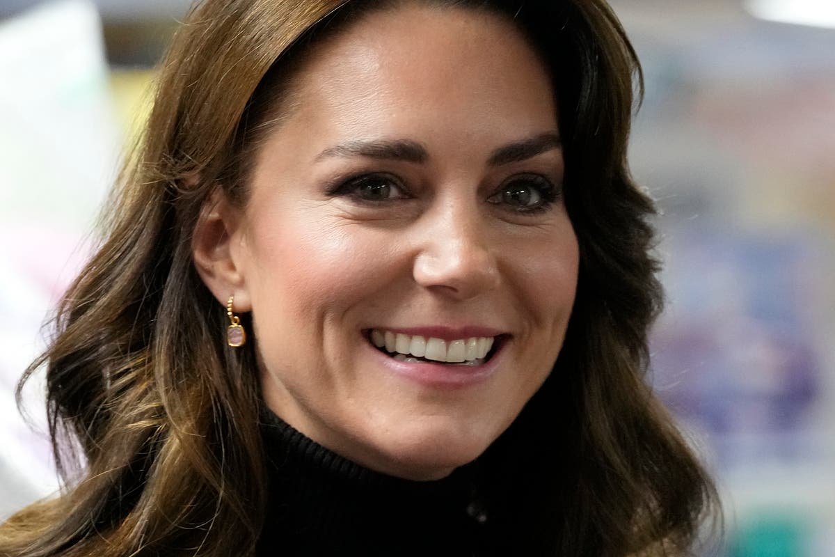 Kate Middleton seen for first time since surgery - latest Royal family news