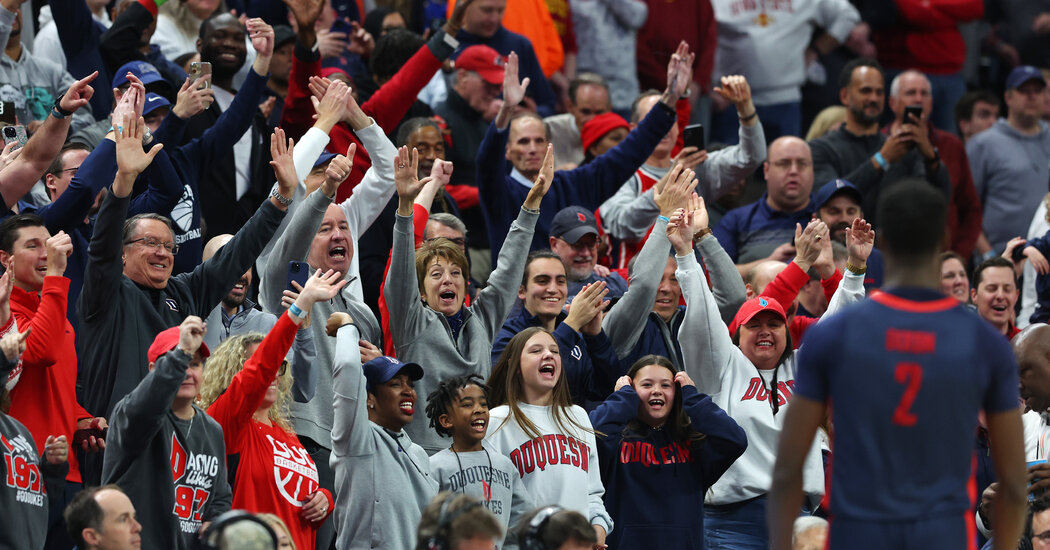 March Madness Spotlights a Sport Relegated to Pittsburgh’s Shadows: Basketball