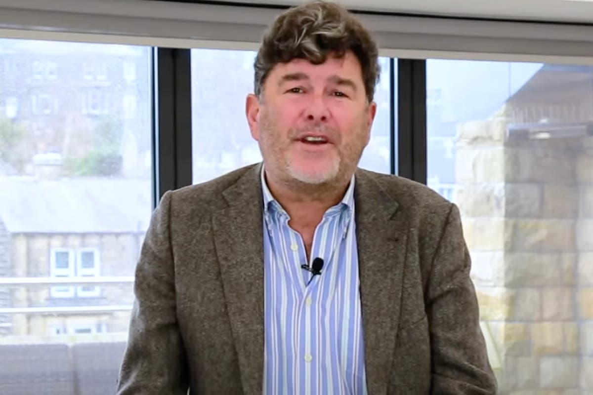 Starmer urges Tories to return £10m from donor over ‘abhorrent’ Diane Abbott comments