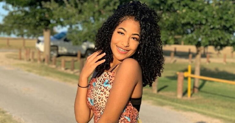 Aaayyyaaaa_ Bio Bio, Early Life, Career, Net Worth and Salary