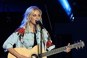 Kelsea Ballerini Biography, Age, Height, Husband, Net Worth, Family