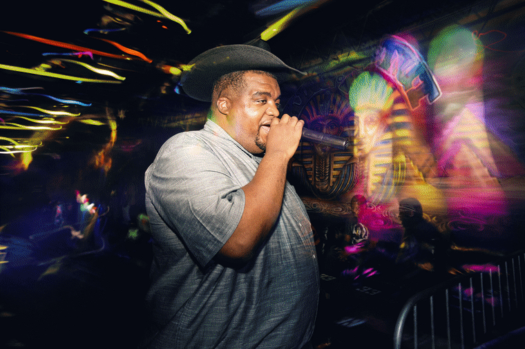 Grab your cowboy hat: Beyoncé fans celebrate 'Cowboy Carter' with themed listening parties
Venues from night clubs to bookstores hosted “Cowboy Carter”-themed parties across the country, over the weekend.